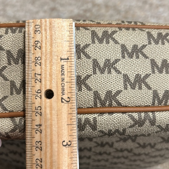 MICHAEL KORS Handbag New Condition - Picture 5 of 12